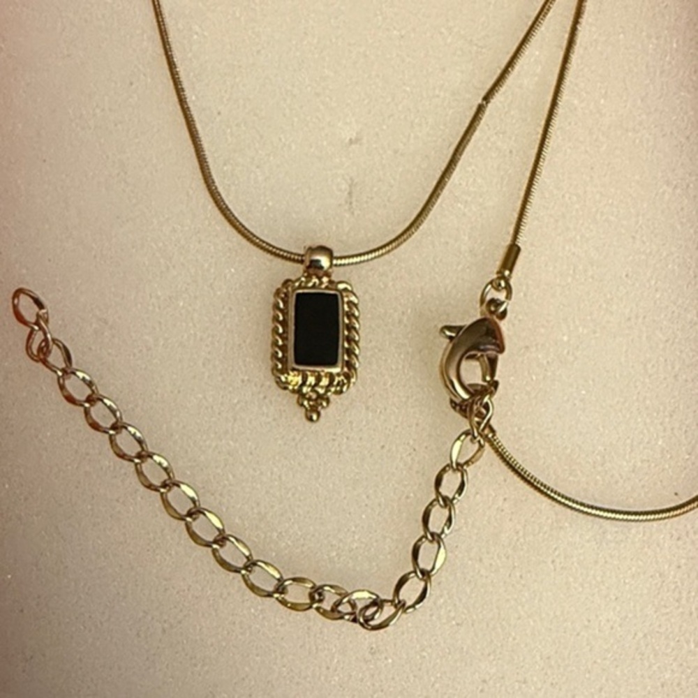 Elegant necklaces Gold and Black Mini  Pendant Necklace